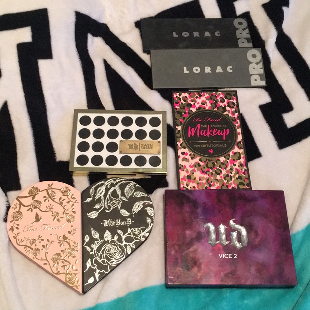 Different make up pallets 💯 % authentic